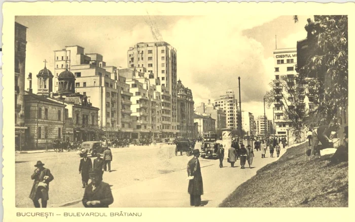 Bulevardul Brătianu din Capitală, într-o carte poştală datată în anul 1938 FOTO Biblioteca Digitală a Bucureştilor/ digibuc.ro