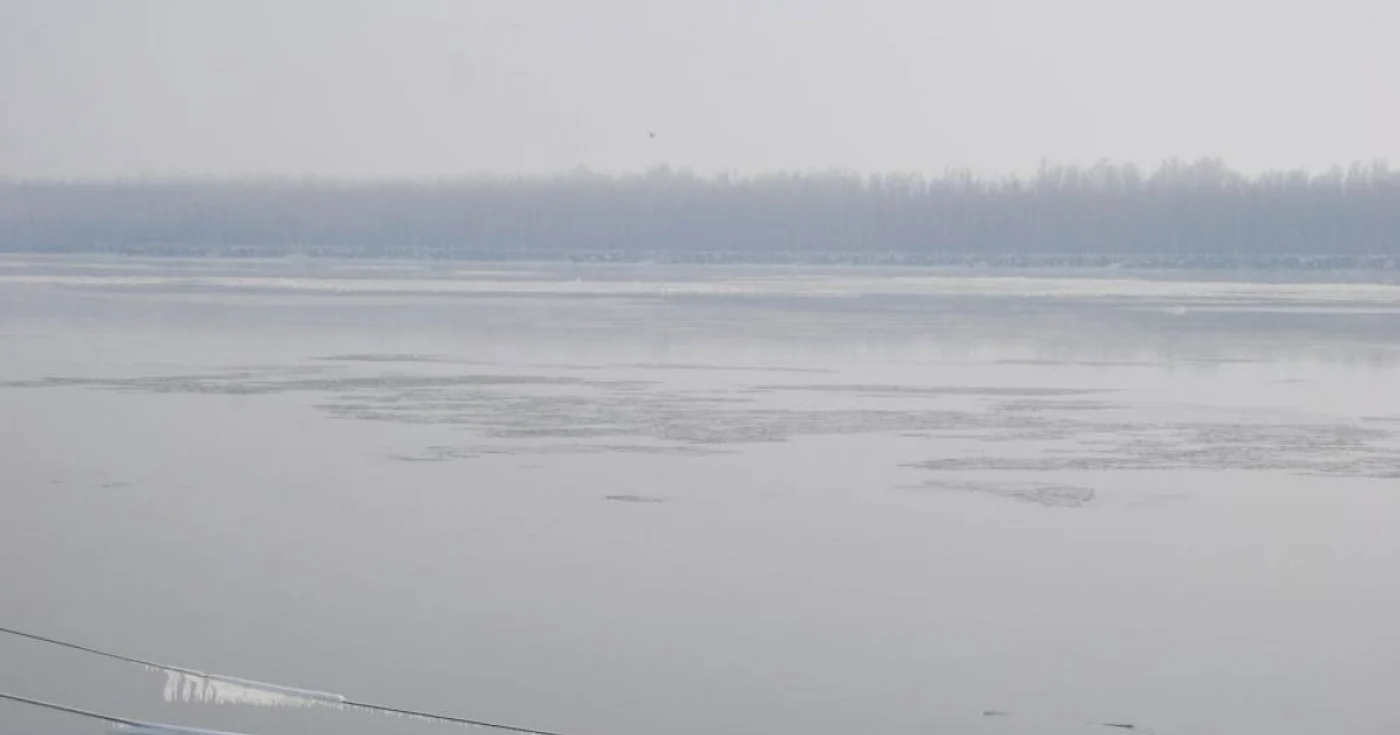 Sloiurile invadează, treptat, fluviul