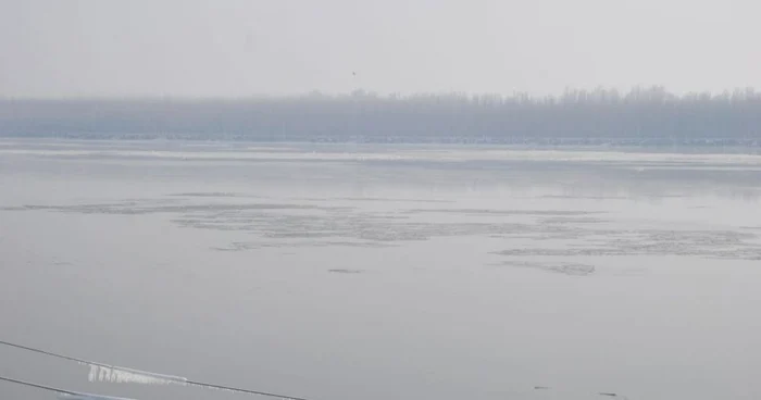 Sloiurile invadează, treptat, fluviul
