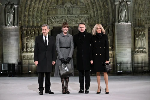 Nicolas Sarkozy și Carla Bruni alături de Emmanuel Macron și Brigitte Macron la Notre Dame 