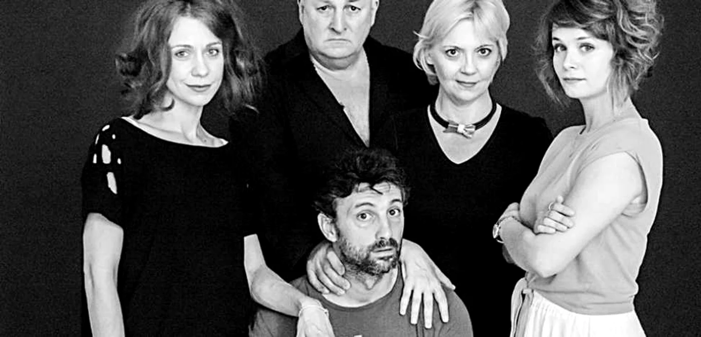 Andreea Vasile, Constantin Cotimanis, Andi Vasluianu, Emilia Popescu şi Diana Cavaliotti FOTO: Cristian Crisbăşan