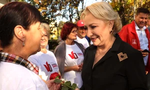 viorica dancila cu brosa inima jpeg