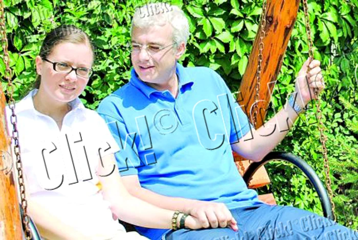 Cătălin Crişan şi Ioana Alina Cupşa, vacanţă în Spania