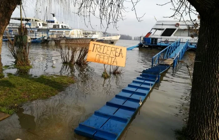 Dunărea a depăşit cota de atenţie la Galaţi FOTO C Crângan