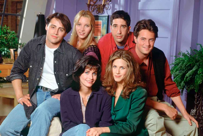 Colegii lui Matthew Perry din serialul „Freinds”, devastați de moartea sa FOTO Arhivă