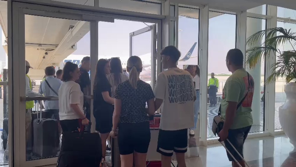 Mărturii ale copiilor români blocați în Dubai: „Am fost complet surprins de fenomen. M-am speriat” VIDEO