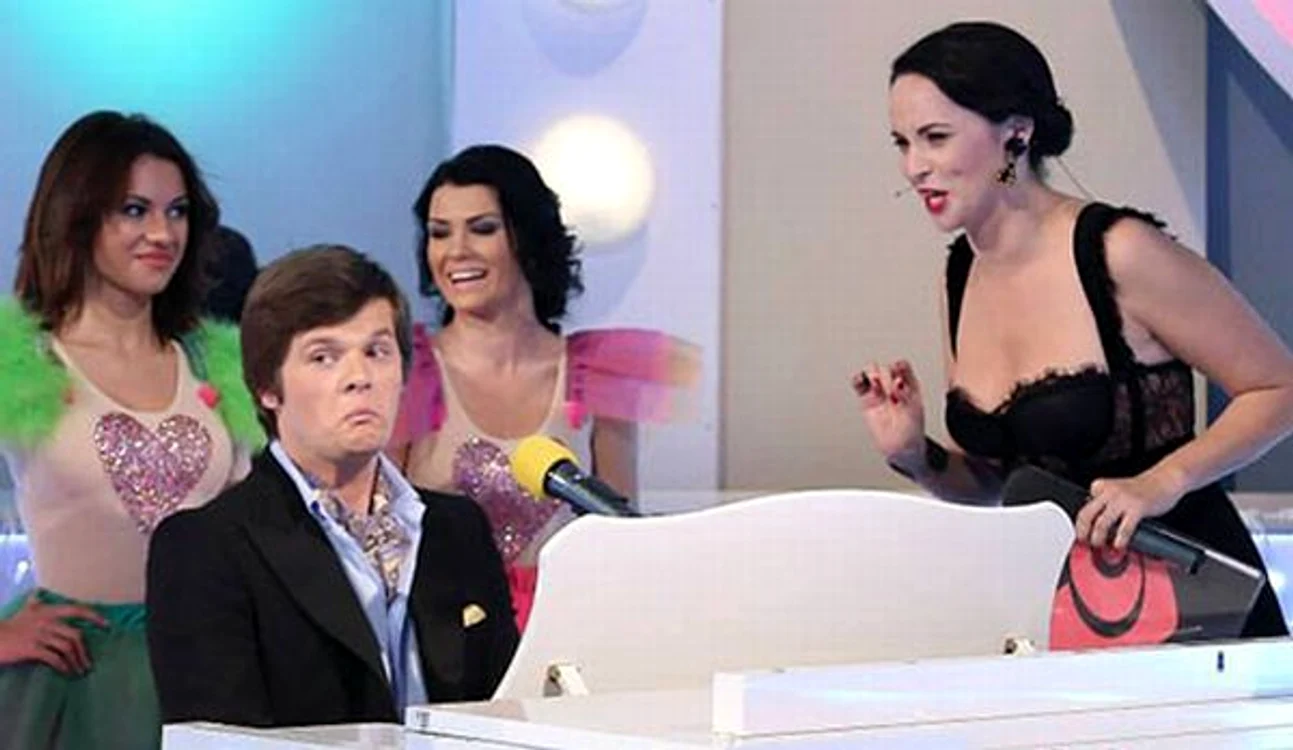 
    Nony alături de părinţii săi, după tratamentFoto Arhivă Personală  