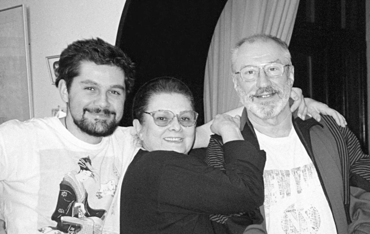 Victor Rebengiuc e căsătorit cu actrița Mariana Mihuț. Cei doi au împreună un băiat, Tudor (48 ani)