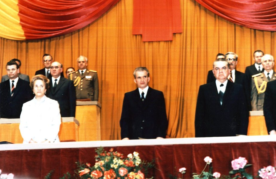 24 noiembrie: Ziua în care este ales Nicolae Ceaușescu, în ciuda revoluțiilor împotriva regimurilor comuniste