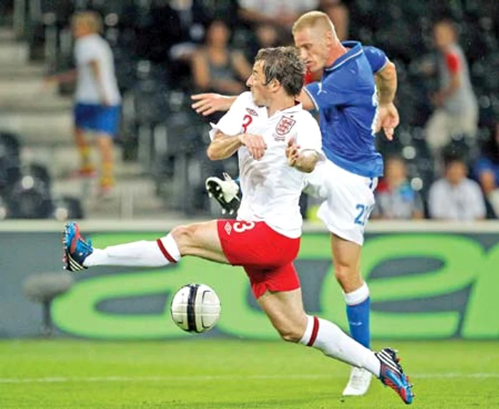 
    Arena “Amazonia“  nu este încă pregătită să  găzduiască duelul dintre  englezi şi italieni (Foto: Reuters)  