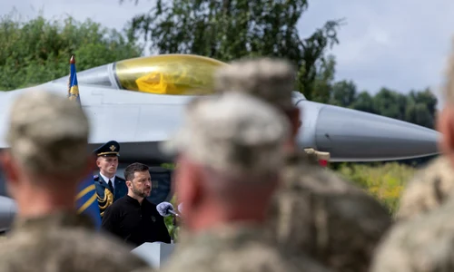 Volodimir Zelenski prezintă primele avioane F-16 sosite în Ucraina FOTO EPA-EFE