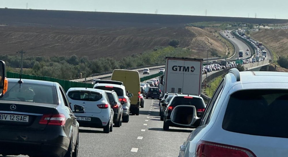 Aglomerație pe Autostrada Soarelui de 1 Mai. Peste 1.400 de polițiști, mobilizați la ieşirea din Capitală