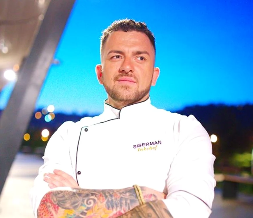 
    Paul Siserman se ocupă de numeroase evenimente din Cluj, dar are şi un proiect alături de alţi trei foşti colegi de la MasterChefFoto: Arhiva personală  