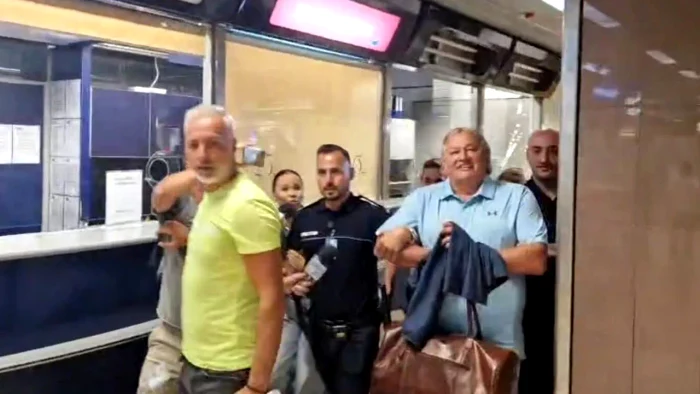 Fostul internațional nu s-a pierdut cu firea pe aeroport. Captură TV/ ProSport