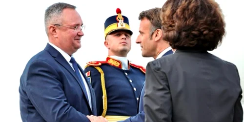 Nicolae Ciuca si Emmanuel Macron FOTO Twitter 