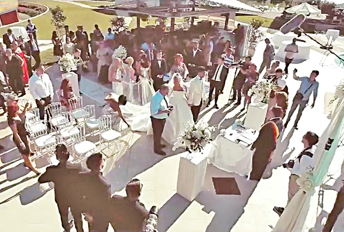 
    Mirii au plătit 350 de euro  pentru filmarea inedită  