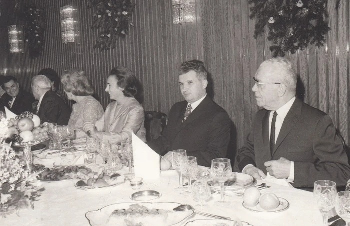 Revelionul 1971-1972 al cuplului Ceaușescu și apropiații lor FOTO revelionulincomunism.ro