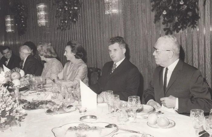 Revelionul 1971-1972 al cuplului Ceaușescu și apropiații lor FOTO revelionulincomunism.ro