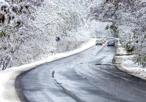 Ninsoare zapada sosea drum FOTO Inquam Photos  Casian Mitu jpg