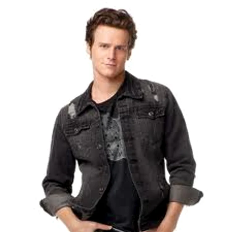 Jonathan Groff din Glee