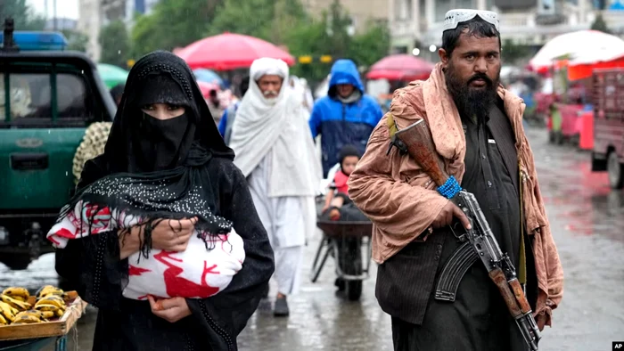 Femeile din Afganistan, tot mai izolate de lume.