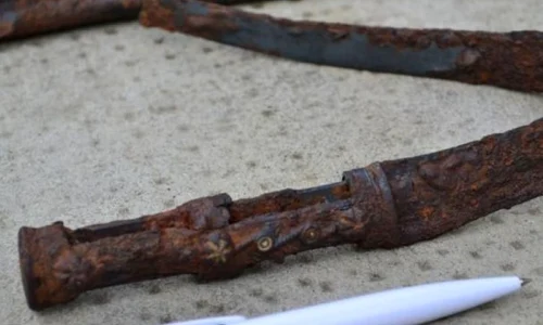 Tânărul care a găsit un tezaur dacic în Apuseni: „Mi am îndeplinit visul de a descoperi ceva foarte valoros“ jpeg