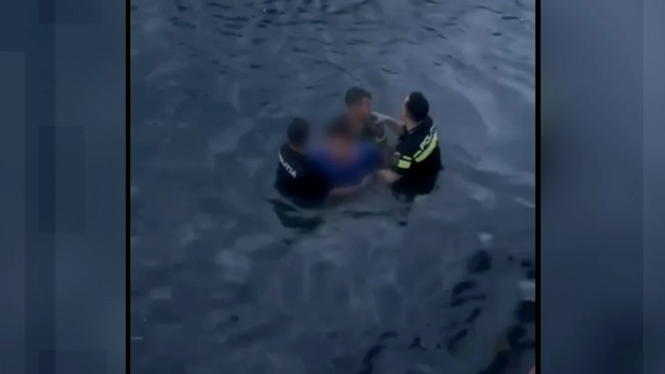 Pacientul bolnav psihic s-a aruncat în Dâmbovița