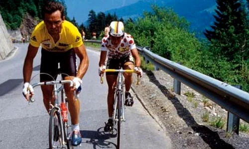 Turul Franţei, un fenomen sportiv prins între glorie şi scopuri mercantile jpeg