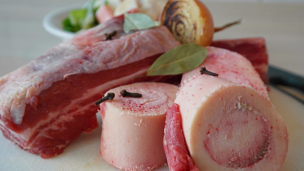 Cum a slăbit un influencer cu carne, unt, coadă de vită și „12 până la 16 ouă pe zi”: „Am scăpat de ceața cerebrală”