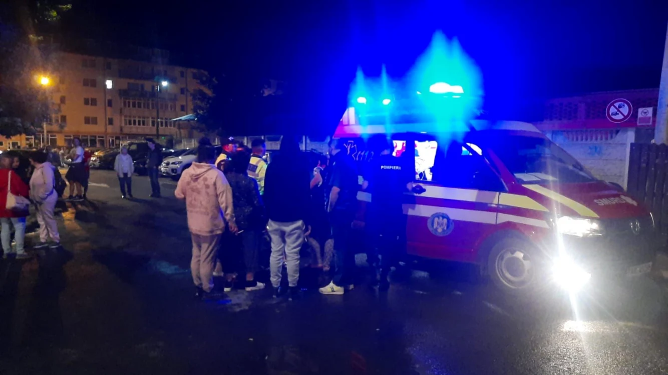 Zeci de locatari evacuați în plină noapte dintr un bloc turn din Sibiu Foto ISU Sibiu jpeg