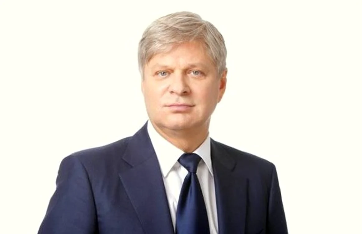 Dan Tudorache, primarul sectorului 1 cumpără aparatul pe baza căruia se va face testarea bucureștenilor