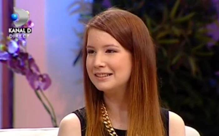 Narcisa Suciu şi Daria, pe canapeaua lui Teo (captură Kanal D)