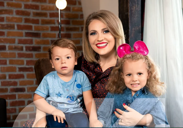 
    Vedeta e însărcinată cu al treilea copilfoto: arhivă  