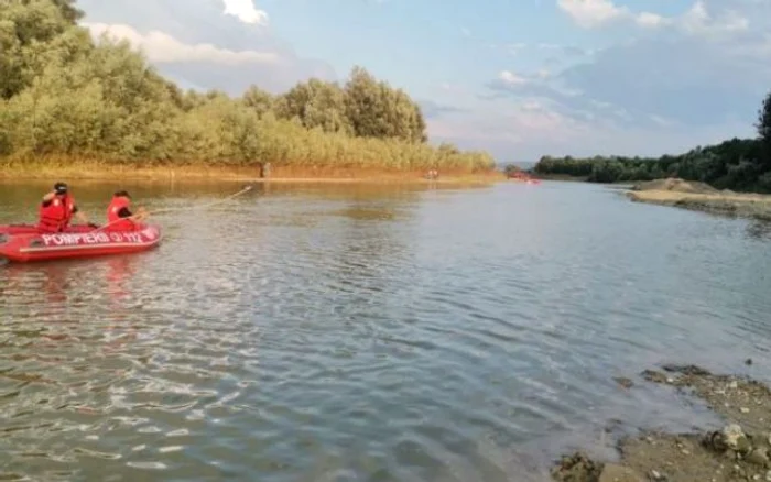 Adolescentul a fost găsit în apă după 45 de minute de căutări Foto: botosaneanul.ro