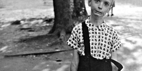 „Copil cu grenadă de jucărie, în Central Park“, New York, 1962