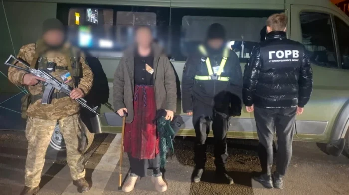 Tentativa de trecere ilegală a graniței, dejucată de autoritățile ucrainene. FOTO: Pravda.com.ua