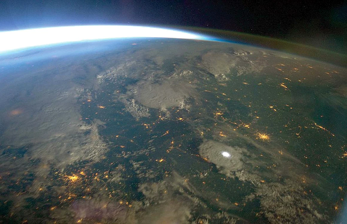
    Imaginea aceasta a fost surprinsă de un astronaut olandezfoto: arhiva personală  