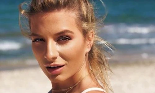 Ana Baniciu sexy pe plaja (8) jpeg