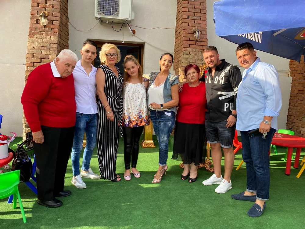 Angela Rusu, alături de prieteni și de familie