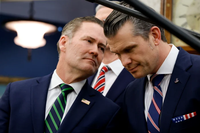 Mike Waltz alături de secretarul apărării Pete Hegseth FOTO EPA-EFE