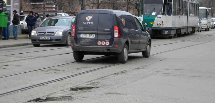 Autobuzele şi tramvaiele vor circula mai rar sătămâna viitoare. FOTO Dana Mihai