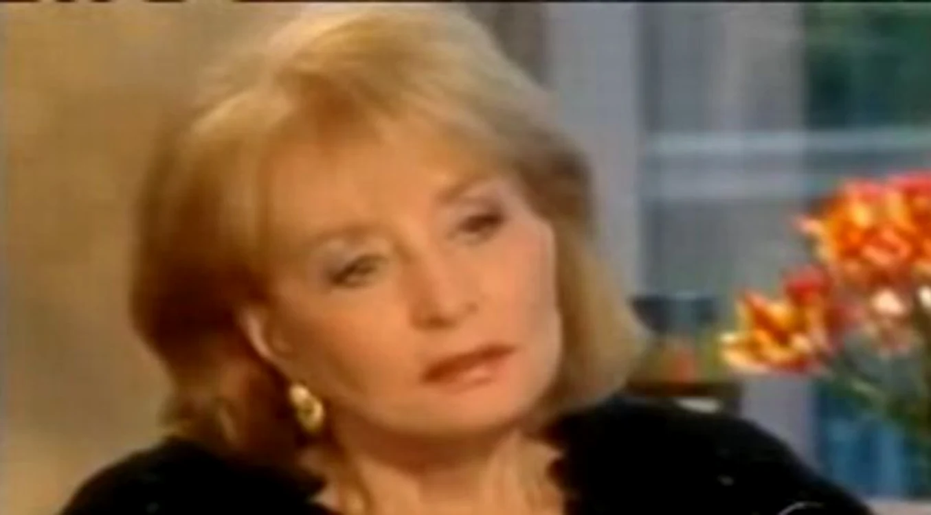 Barbara Walters, prima femeie din lume care a prezentat un buletin informativ de seară la un post de televiziune