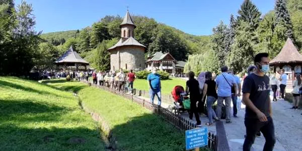 manastirea prislop foto daniel guta adevarul