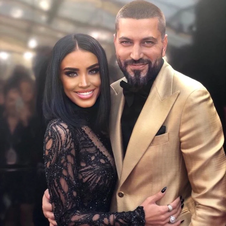 
    Adelina Pestrițu a primit un inel superb de Moș NicolaeSursă foto: Instagram Adelina Pestrițu   