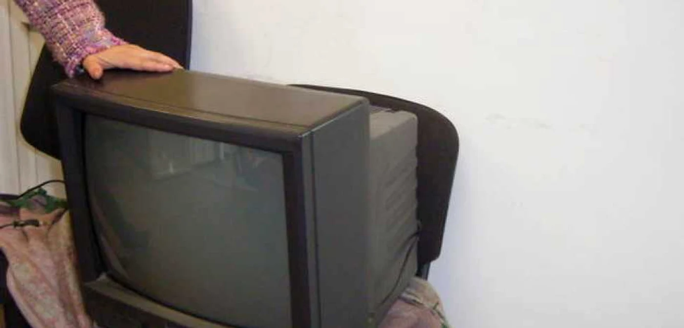 Televizorul uitat în tramvaiul 8