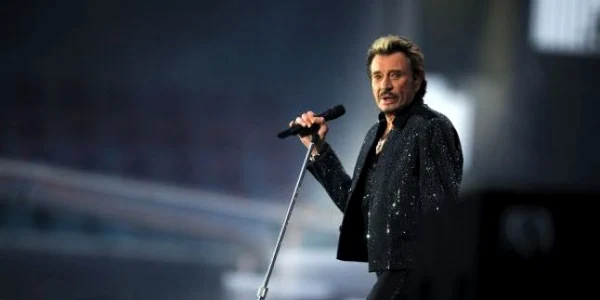 Artistul Johnny Hallyday este internat în Statele Unite