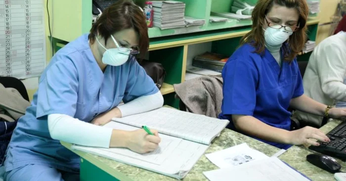 Craiova: Medicii recomandă oamenilor să se spele cât mai des pe mâini.