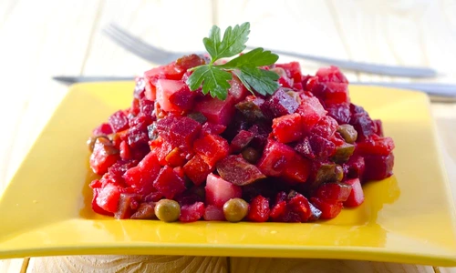salata sfecla rosie shutterstock 102083854 jpeg
