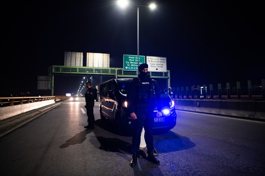 Poliția sârbă a reținut peste 700 de migranți în apropierea frontierelor cu Ungaria și Bulgaria