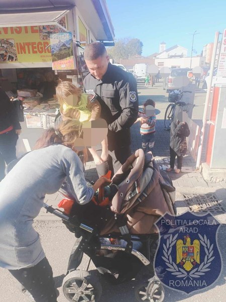 Tratamentul cumplit la care și-a supus o mamă fetițele minore, scoase la cerșit. Mezina familiei, aproape dezbrăcată FOTO 